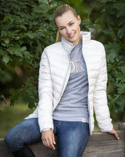 Laden Sie das Bild in den Galerie-Viewer, Steppjacke PASTEL - HORSE RAINBOW - Biniebo